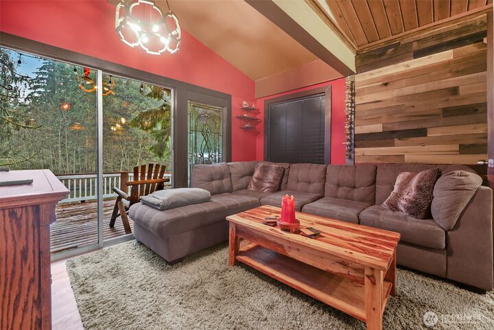 Property Photo:  13109  Crystal Springs Dr  WA 98252 