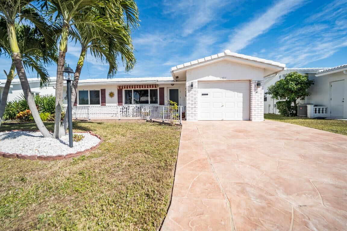 Property Photo: 1507 Alfred Drive FL 33426