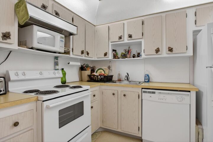 Property Photo: 4751 NW 21st Street 417 FL 33313