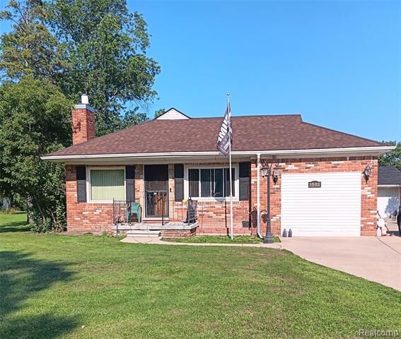 Property Photo:  1002 Minnesota Avenue  MI 48083 