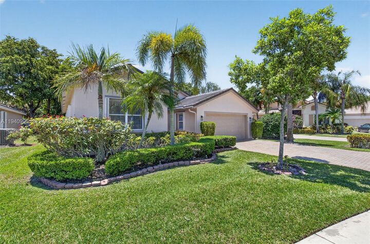 Property Photo:  8418 Marsala Way  FL 33472 