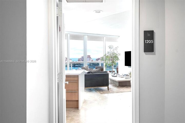 Property Photo:  1000 S Pointe Dr 1205  FL 33139 