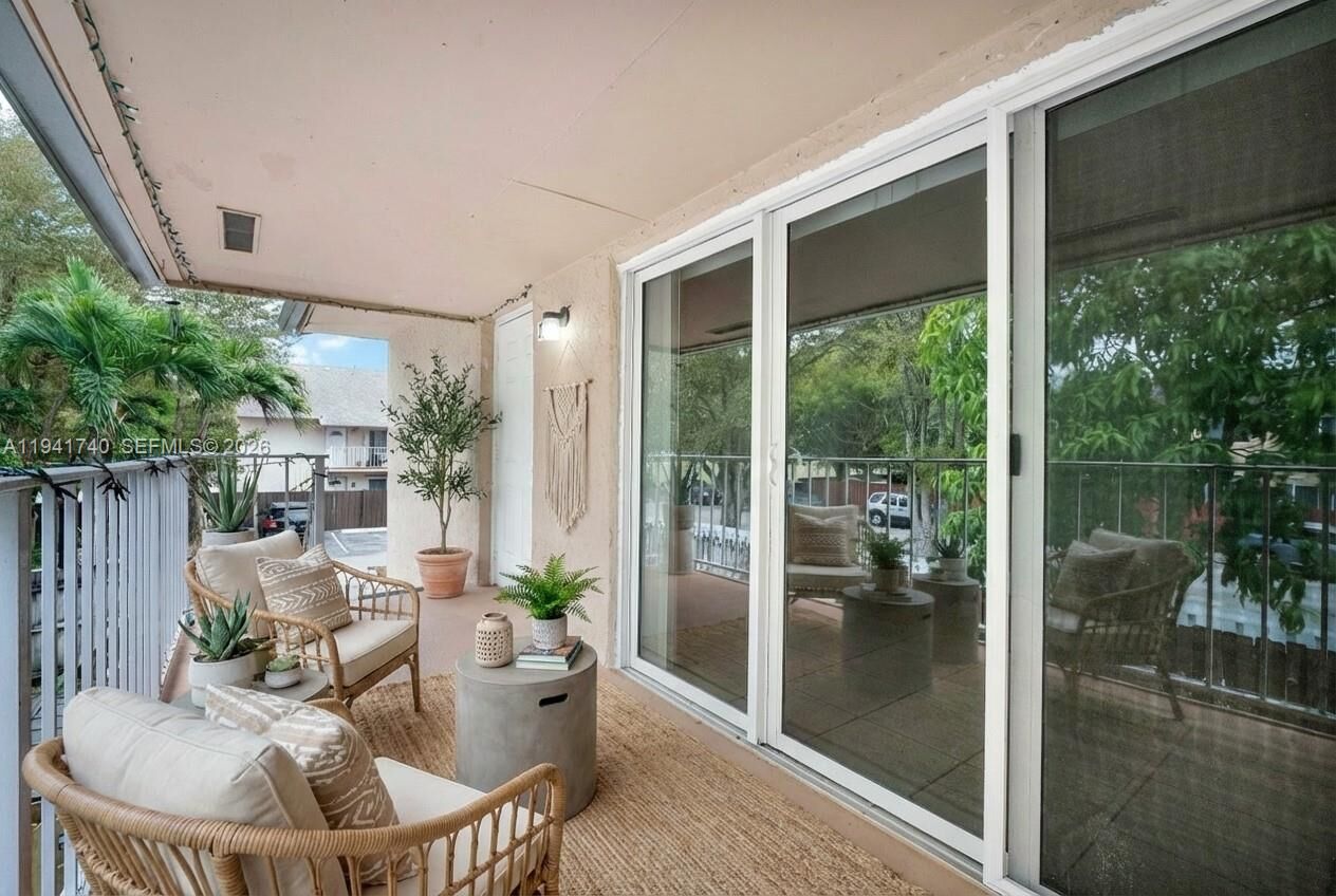 Property Photo:  8400 SW 154th Cir Ct 725  FL 33193 