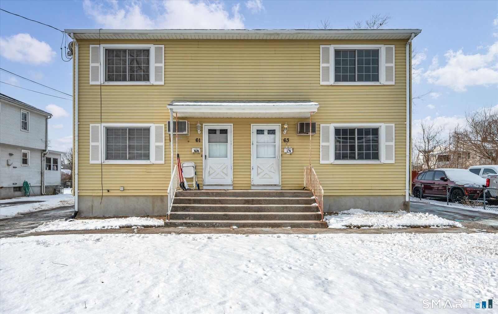 Property Photo:  61 Laurel Street  CT 06108 