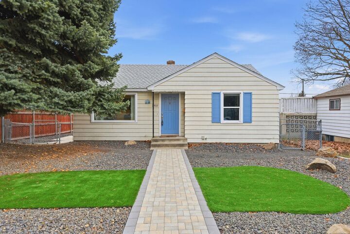 Property Photo:  2507 W Olympic Ave  WA 99205 