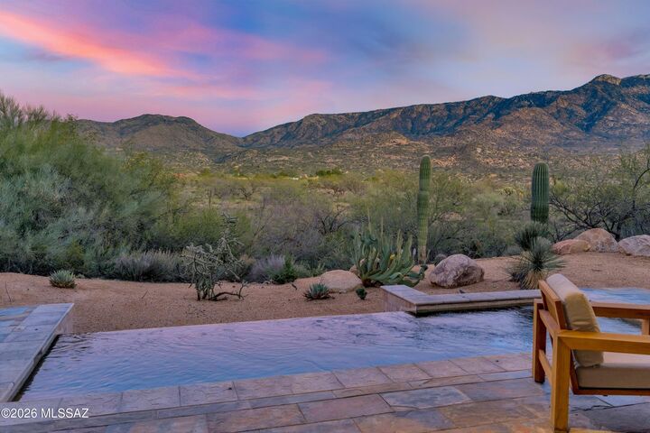 Property Photo:  5000 E Via Estancia Miraval 12  AZ 85739 