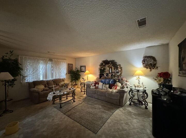 Property Photo:  809 Pioneer Avenue  CA 93257 