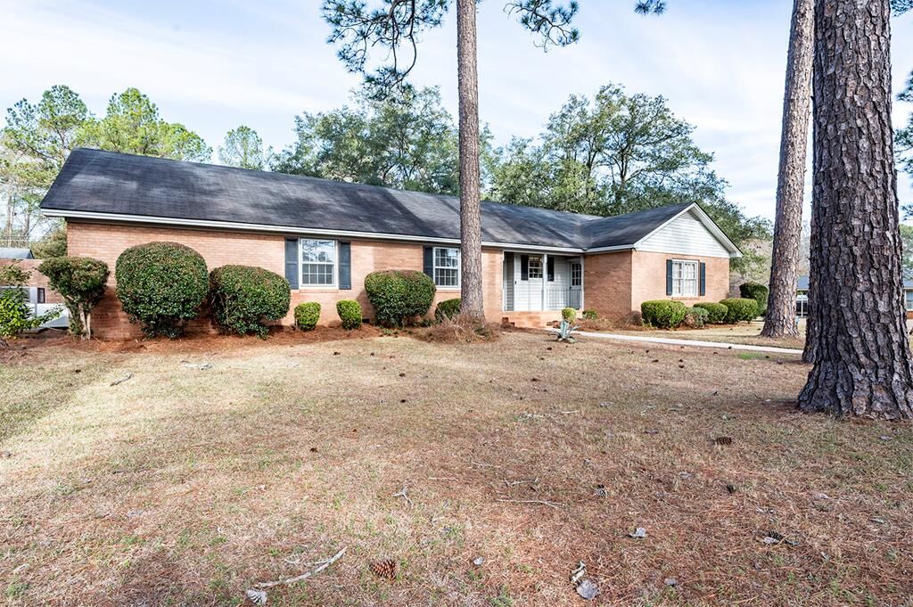 Property Photo:  2717 Westgate Dr  GA 31707 