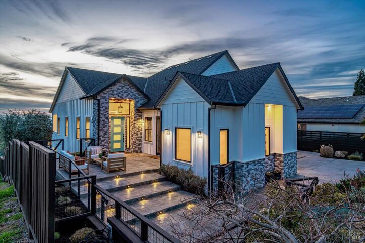 Property Photo: 2116 Wedgewood Way CA 95404