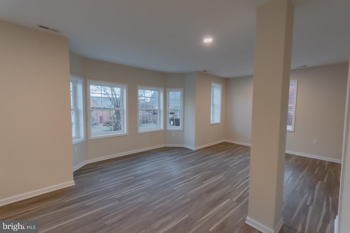 Property Photo:  215 W King Street Apt B  WV 25401 