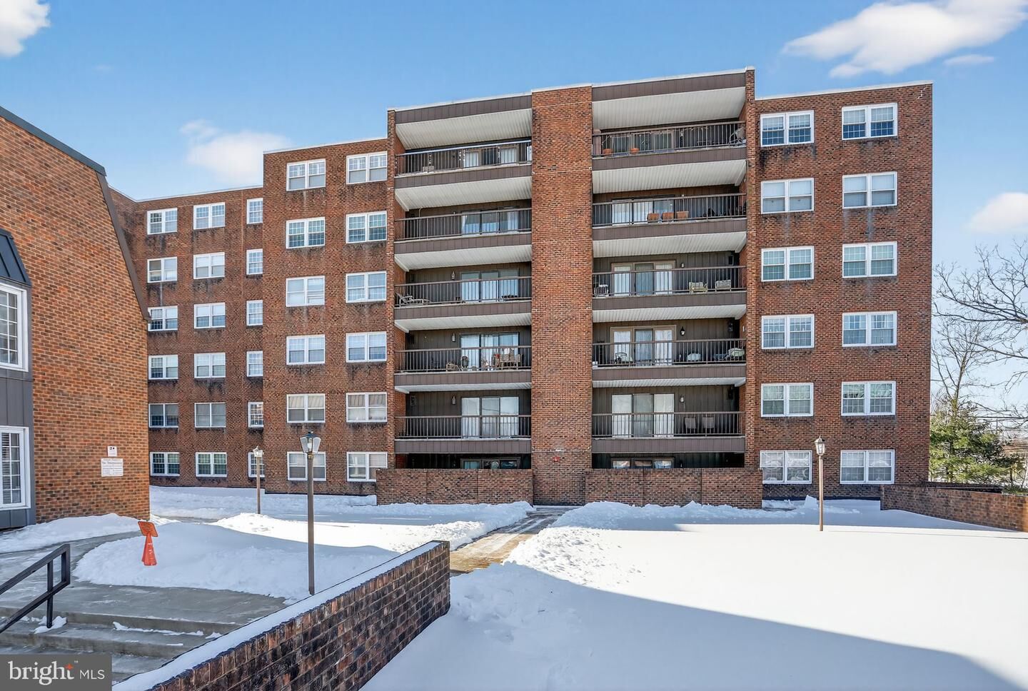 Property Photo:  215 Haddonfield Cmns 215  NJ 08033 