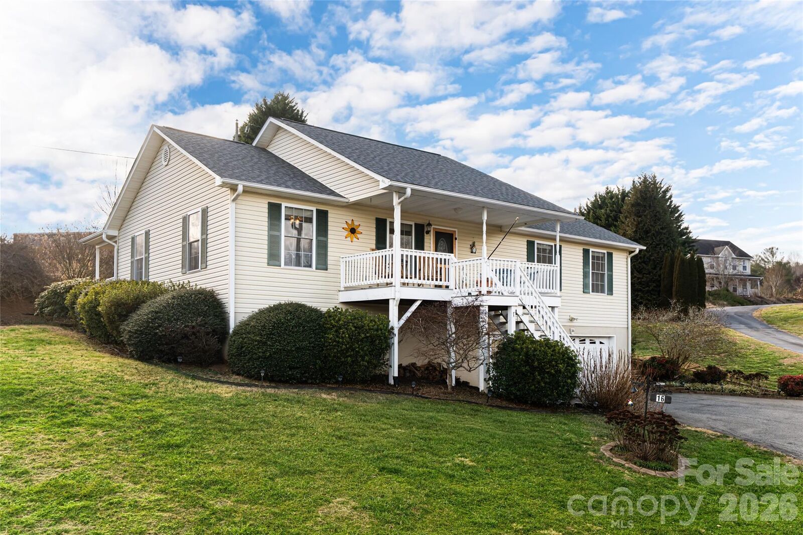 Property Photo:  16 Kinsale Drive  NC 28748 