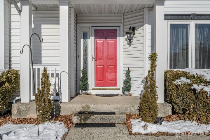 Property Photo:  5 Cherrywood Drive  NJ 08854 