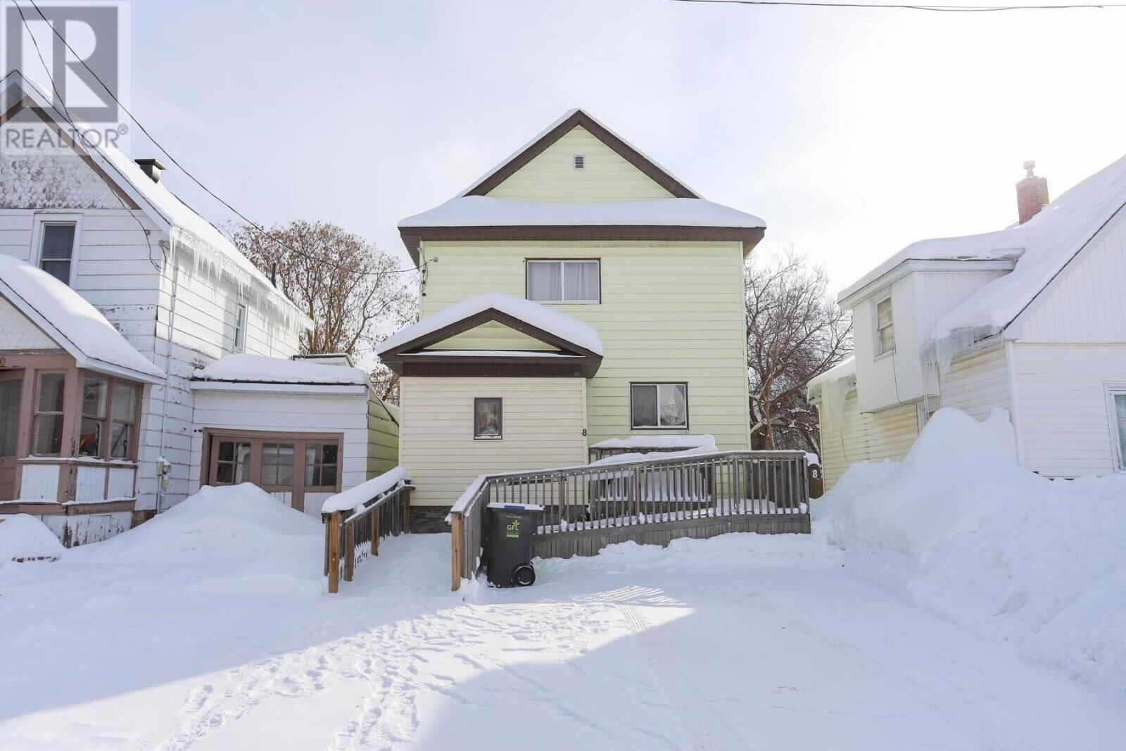 Property Photo:  8 Dufferin St  ON P6B 2N4 