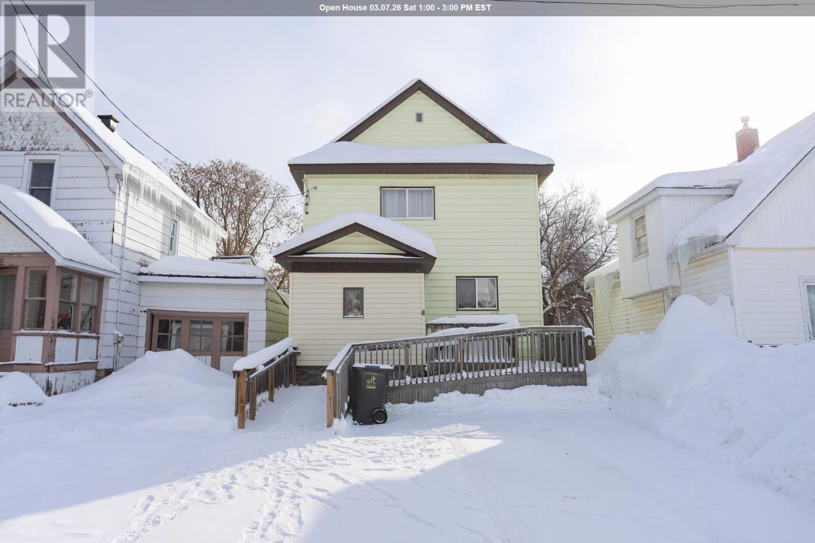 Property Photo:  8 Dufferin St  ON P6B 2N4 