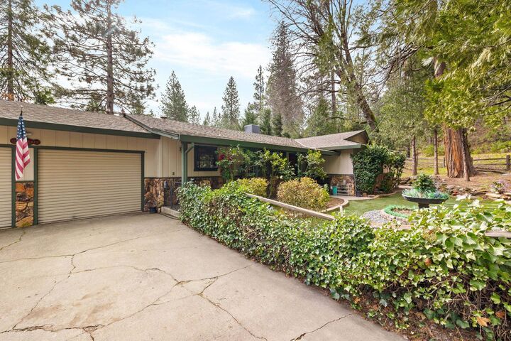 Property Photo:  22698 Robin Hood Dr  CA 95383 