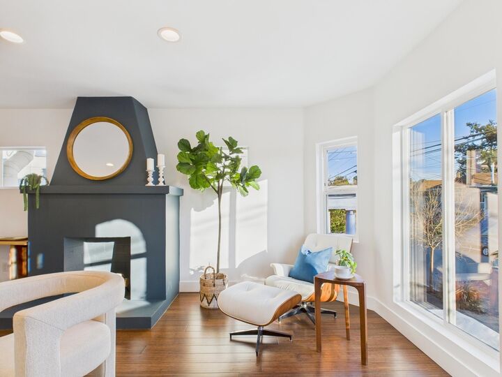 Property Photo:  680 42nd St  CA 94609 