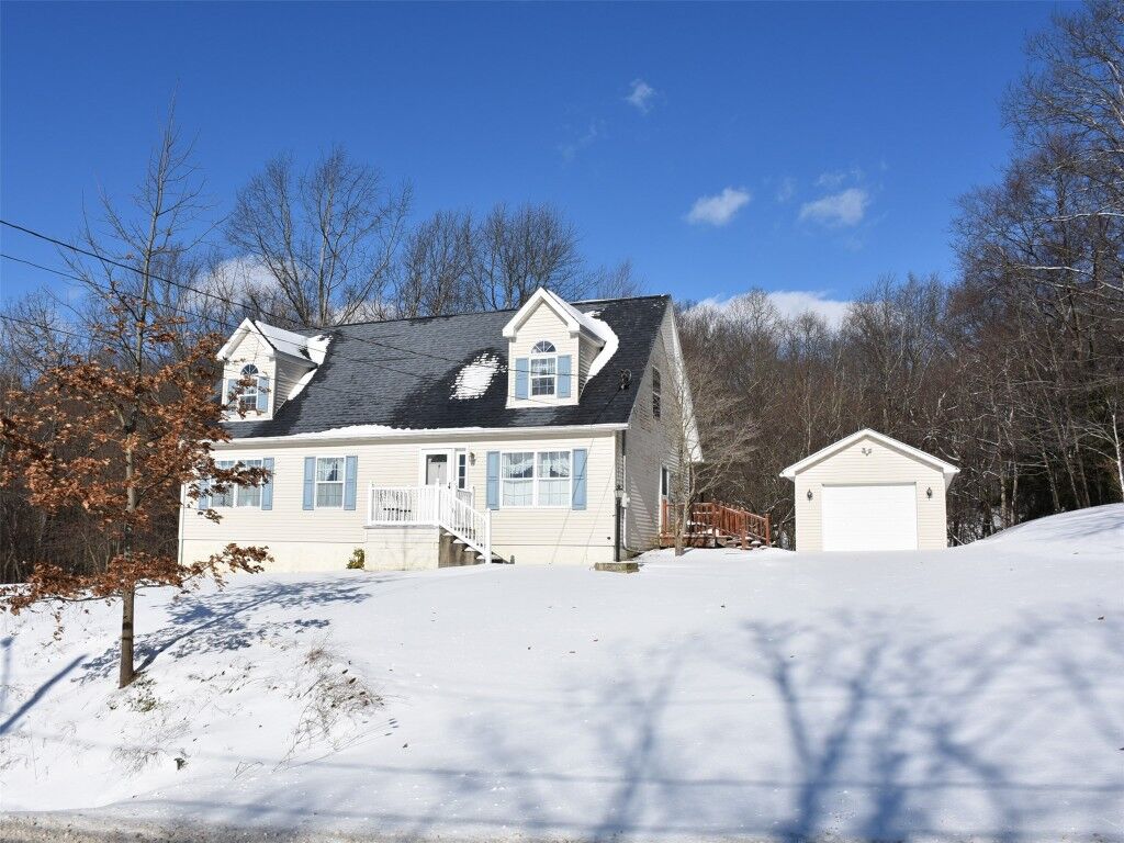 Property Photo:  906 Erie Street  PA 16433 