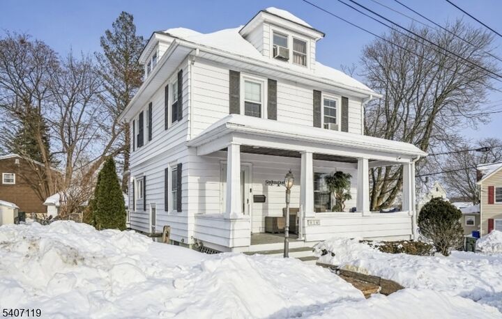 Property Photo:  14 Oak Ln  NJ 07885 