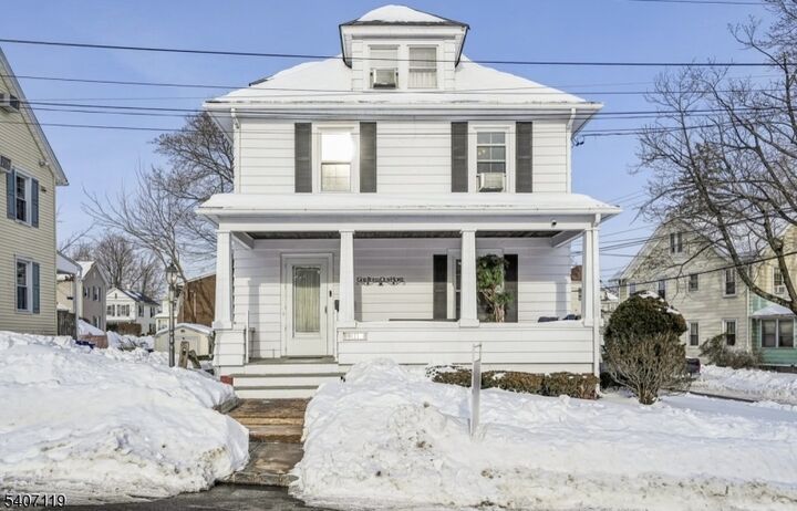 Property Photo:  14 Oak Ln  NJ 07885 