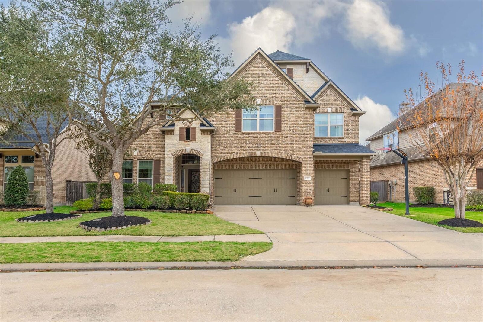 Property Photo:  10502 Lindabury Hollow Drive  TX 77494 
