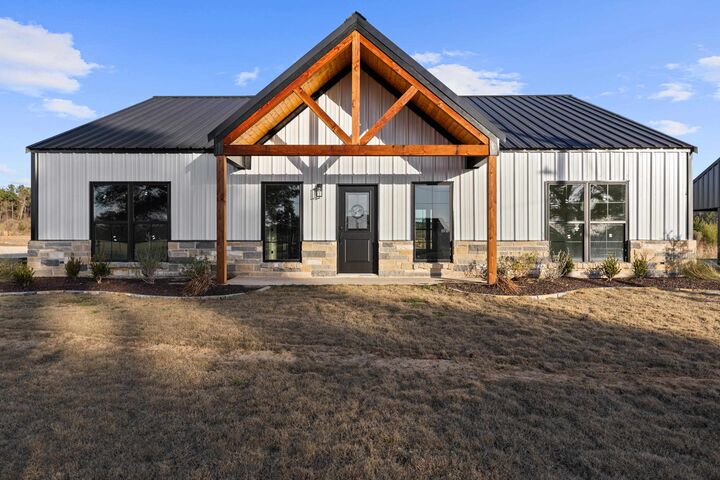 Property Photo:  623 Cr 310 White House  TX 75639 