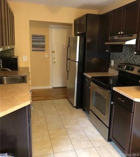 Property Photo:  2453 Union Boulevard Apt 21B  NY 11751 