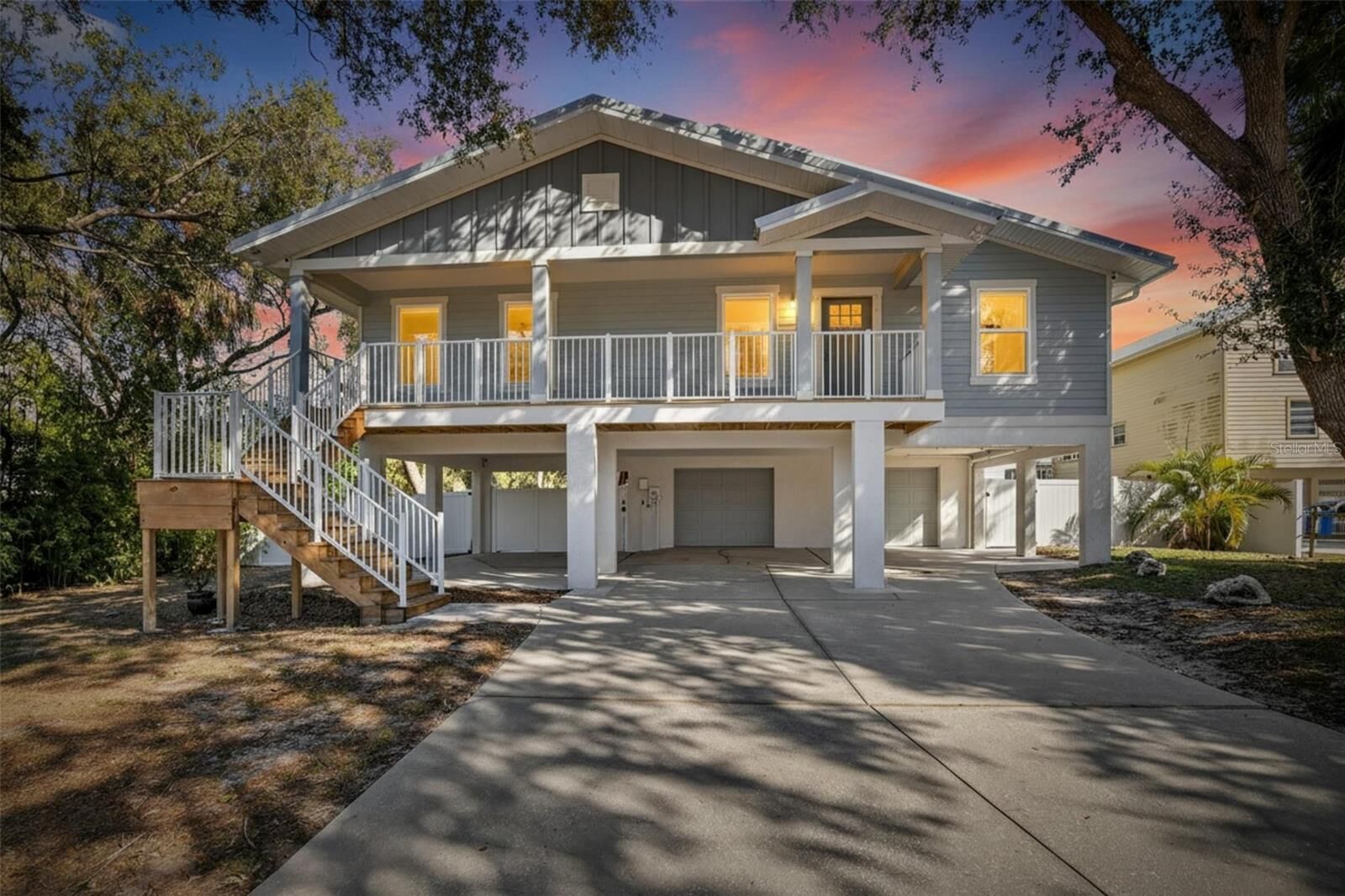 Property Photo:  9402 Oak Street  FL 33578 