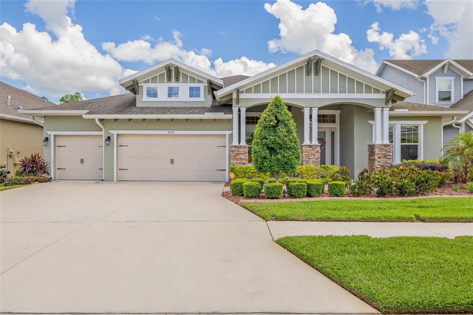 Property Photo:  16712 Courtyard Loop  FL 34638 
