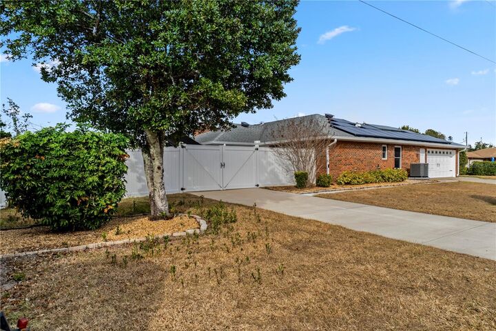 Property Photo: 1878 Viking Avenue FL 32725