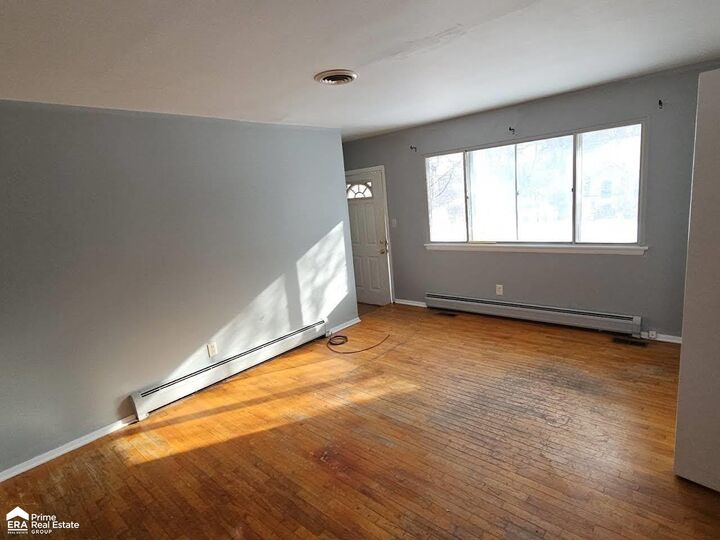 Property Photo:  1151 E Cornell Avenue  MI 48505 