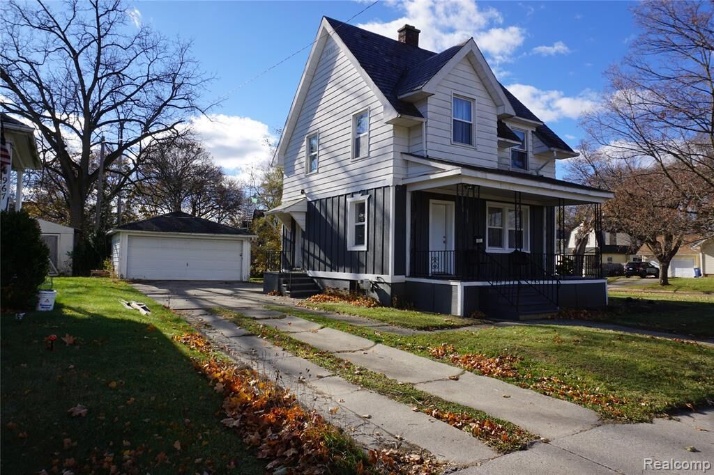 Property Photo:  971 N Chevrolet Avenue  MI 48504 4636 