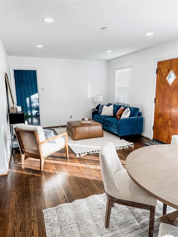 Property Photo: 1 Dickson Court MO 63122