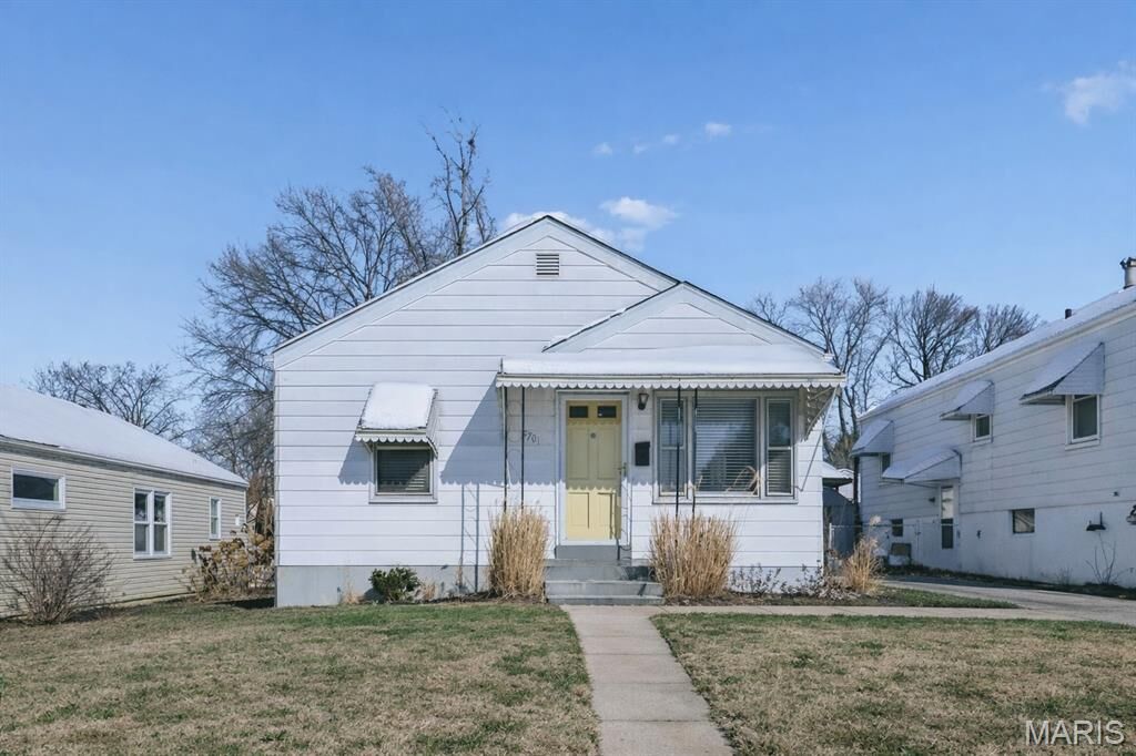 Property Photo: 5701 Arthur Avenue MO 63139