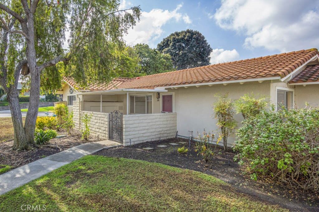 Property Photo: 2347 Via Mariposa W B CA 92637