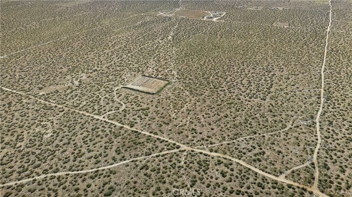 Property Photo:  180 Ave T Vic 180 Ste  CA 93591 