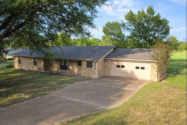 Property Photo:  543 County Road 2940  TX 75410 
