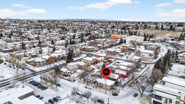 Property Photo:  101 12A Street NE  AB T2E 2W1 