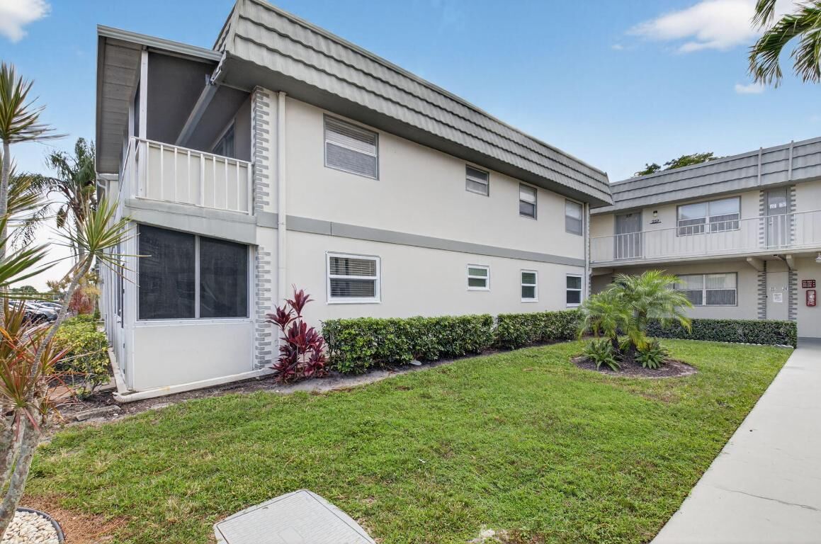 Property Photo:  212 Monaco Way E  FL 33446 
