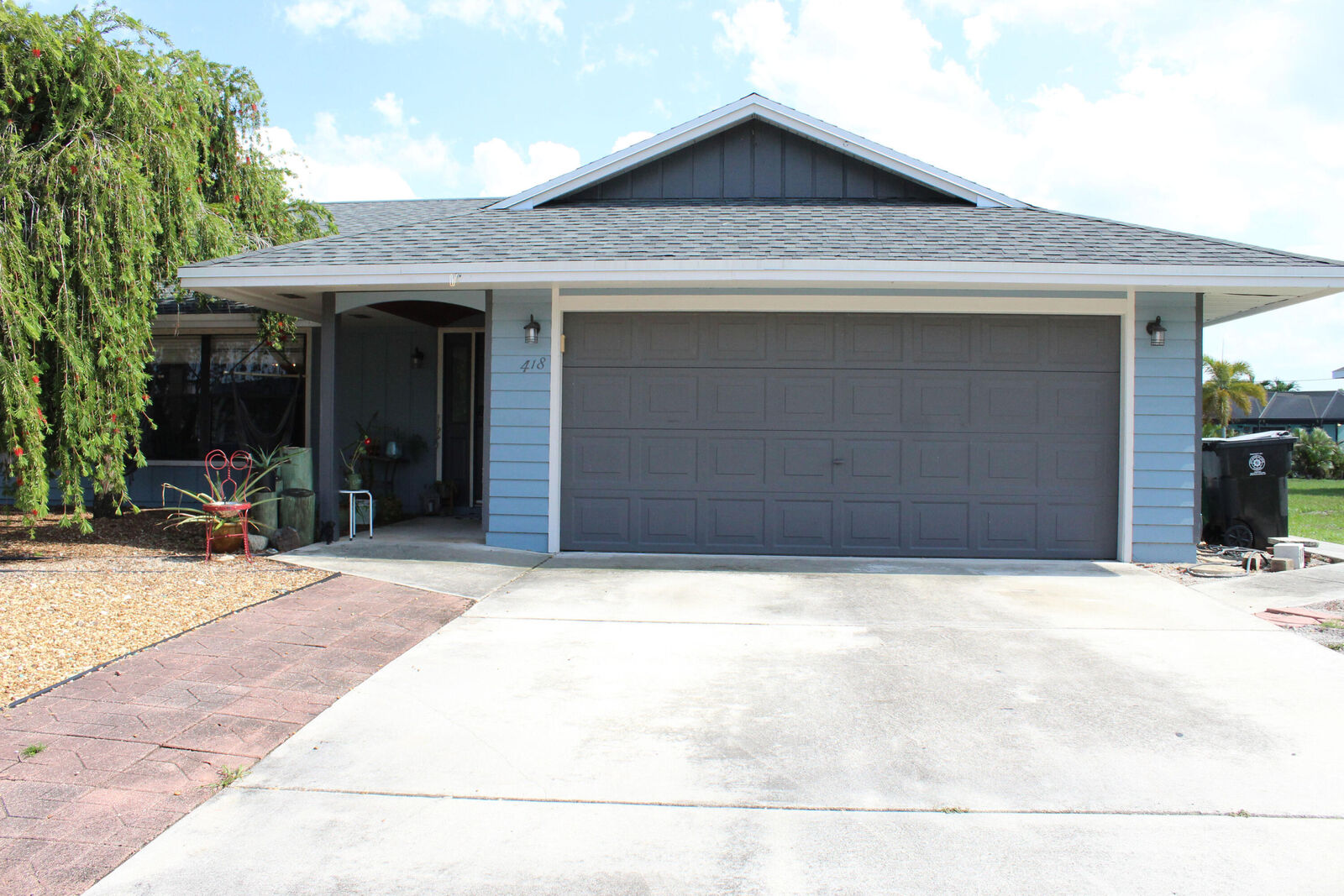 Property Photo:  418 SE Langfield Avenue  FL 34984 