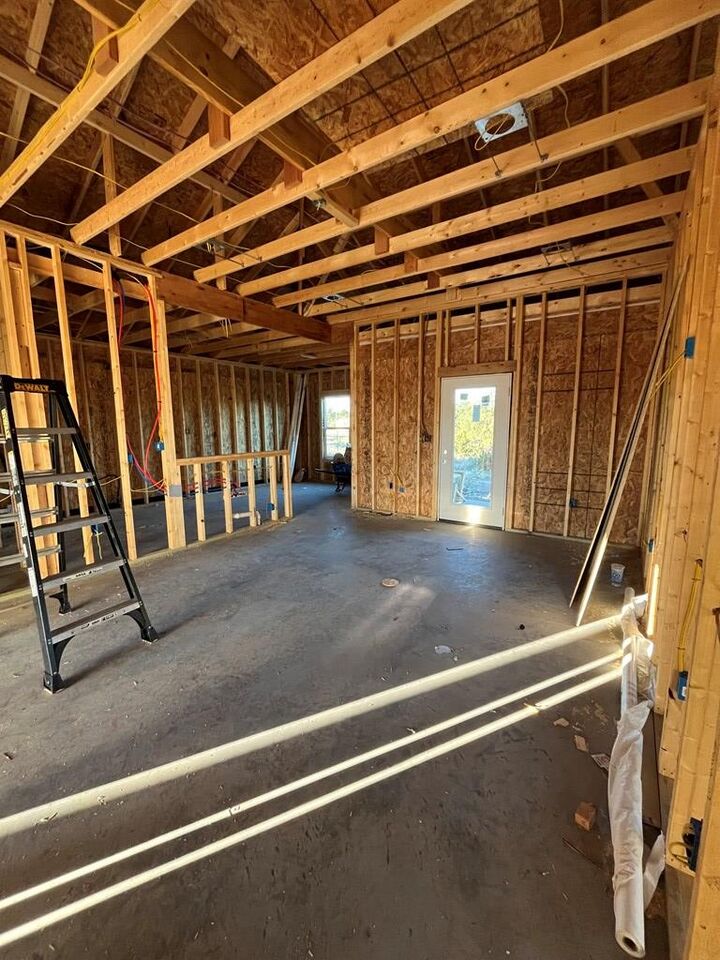 Property Photo:  305 N 1st St  TX 76941 