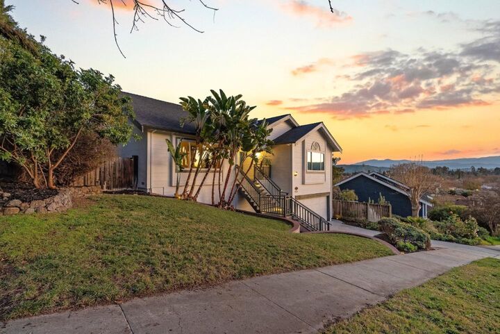 Property Photo: 156 Knightshaven Way CA 95111