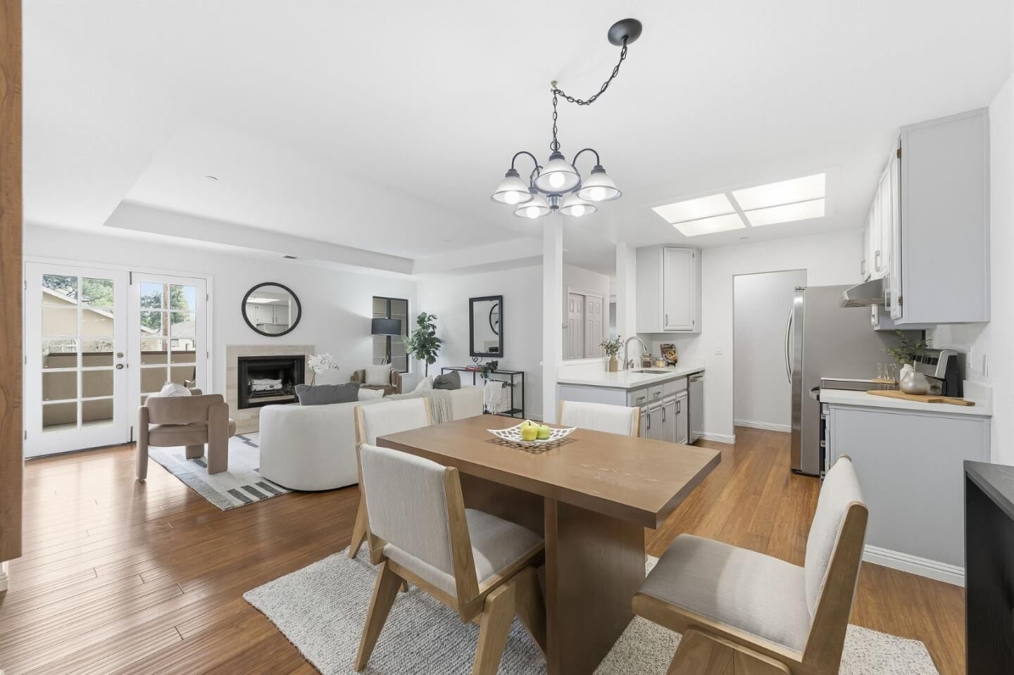 Property Photo: 112 Madison Avenue 109 CA 94402