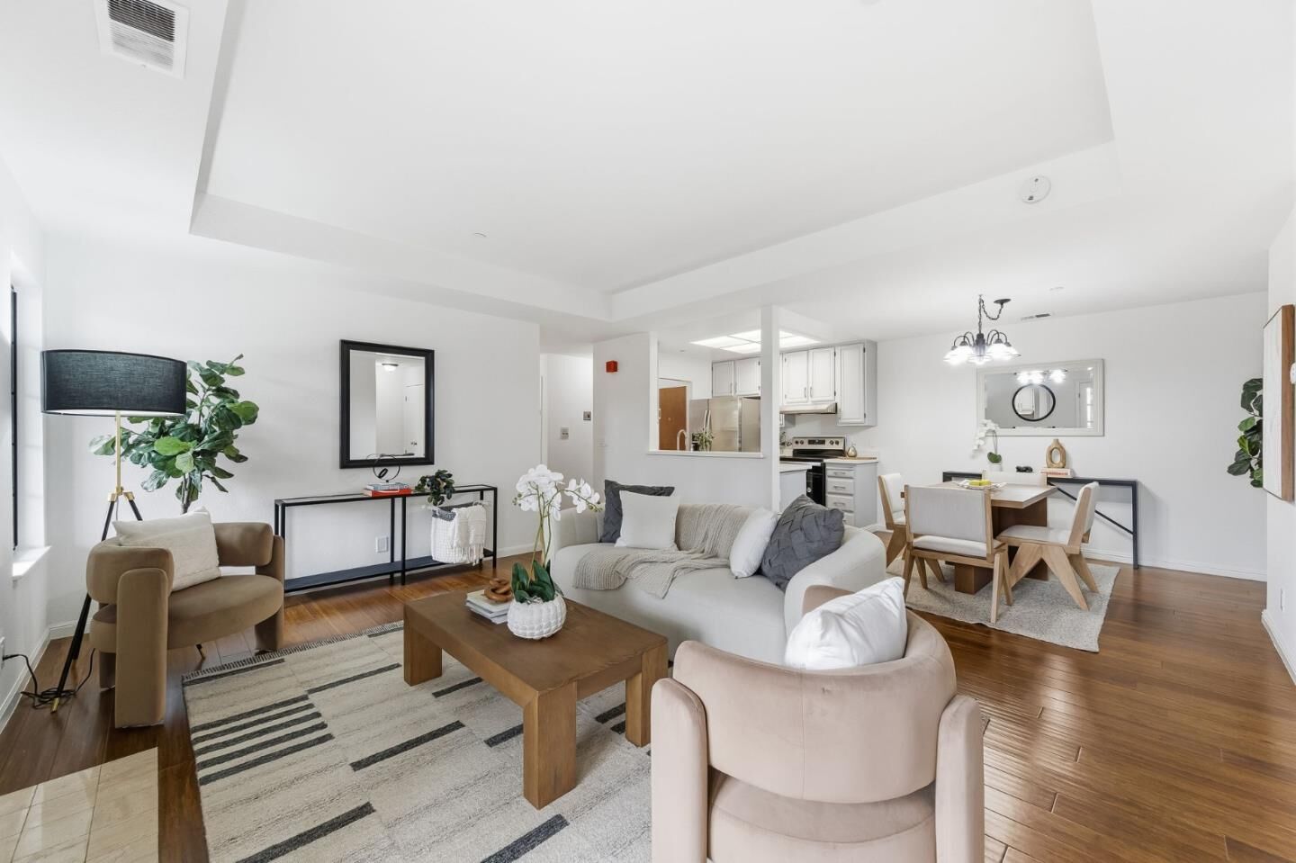 Property Photo: 112 Madison Avenue 109 CA 94402