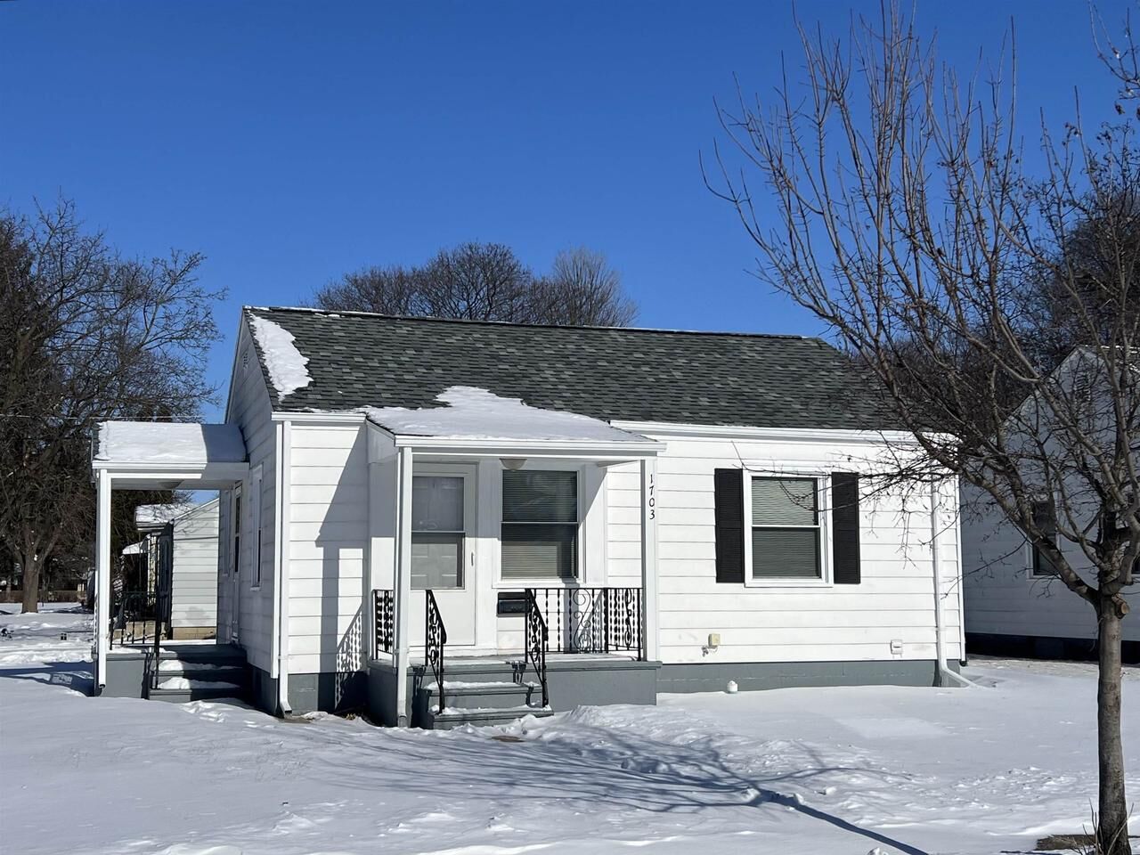 Property Photo:  1703 Calumet Avenue  WI 53511 