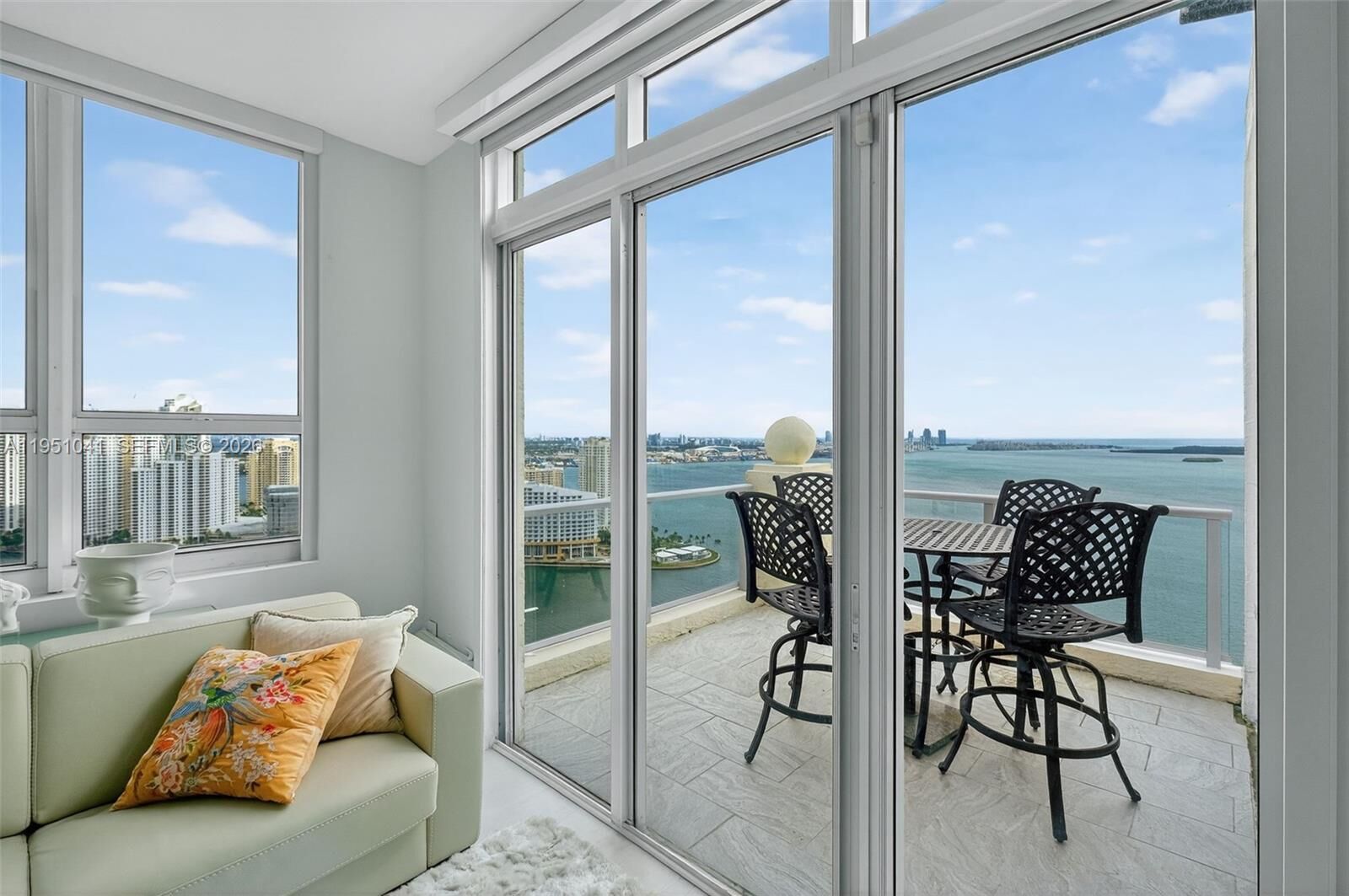 Property Photo: 1155 Brickell Bay Dr Ph210 FL 33131