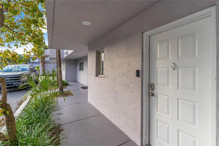 Property Photo: 2690 W 76th St 104 FL 33016