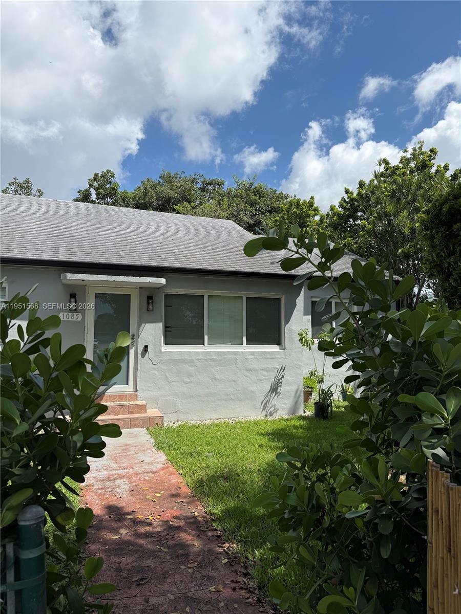Property Photo:  1085 NW 48th St  FL 33127 