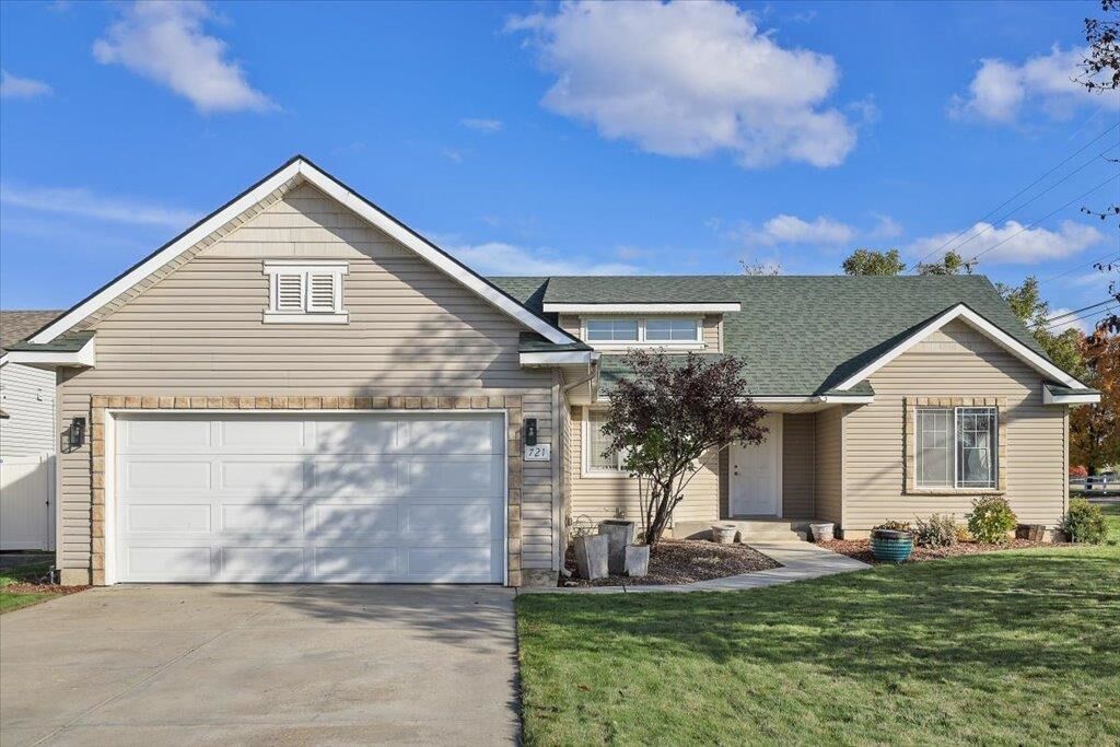 Property Photo:  721 S McMillan Rd  WA 99016 