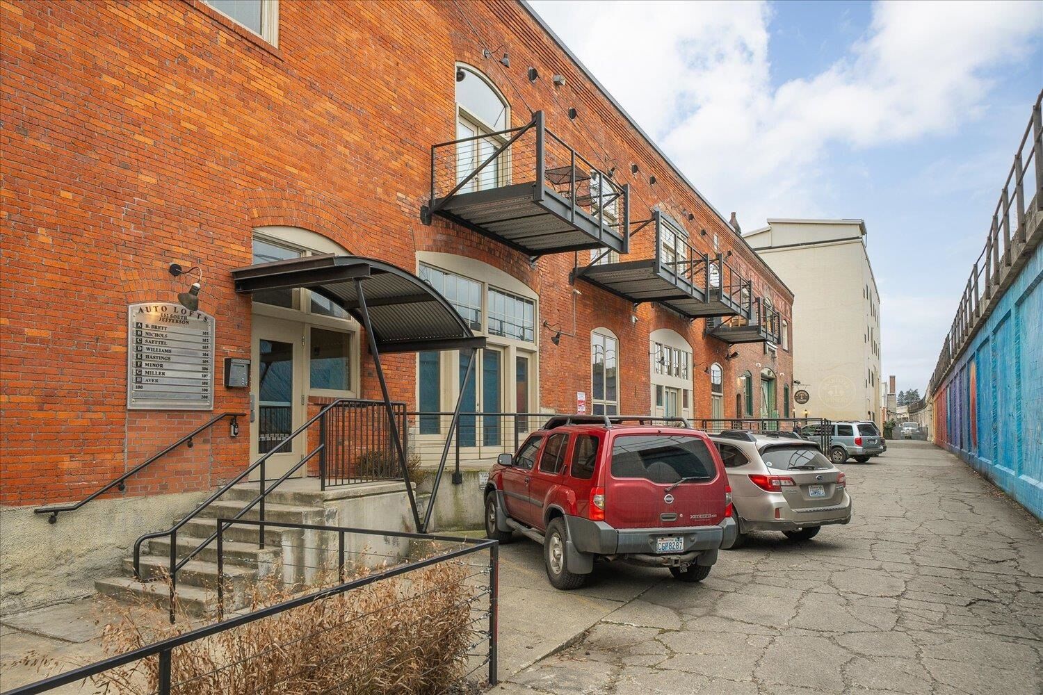 Property Photo:  152 S Jefferson St C  WA 99201 